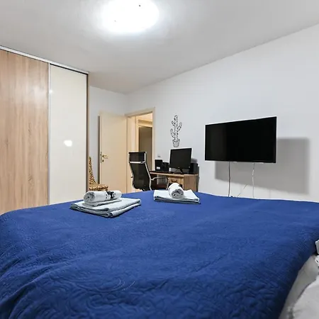 Apartment Ds *